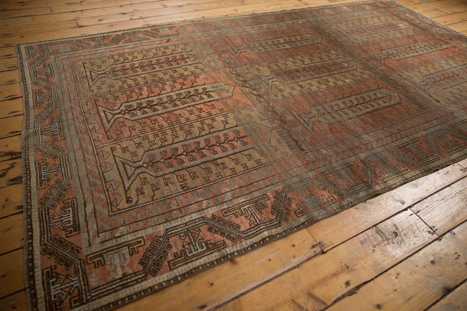 5.5x10 Vintage Distressed Belouch Carpet