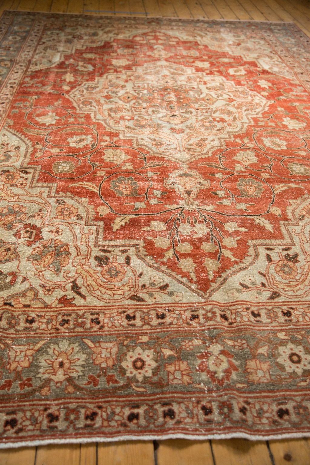 9x11.5 Vintage Distressed Khoy Carpet