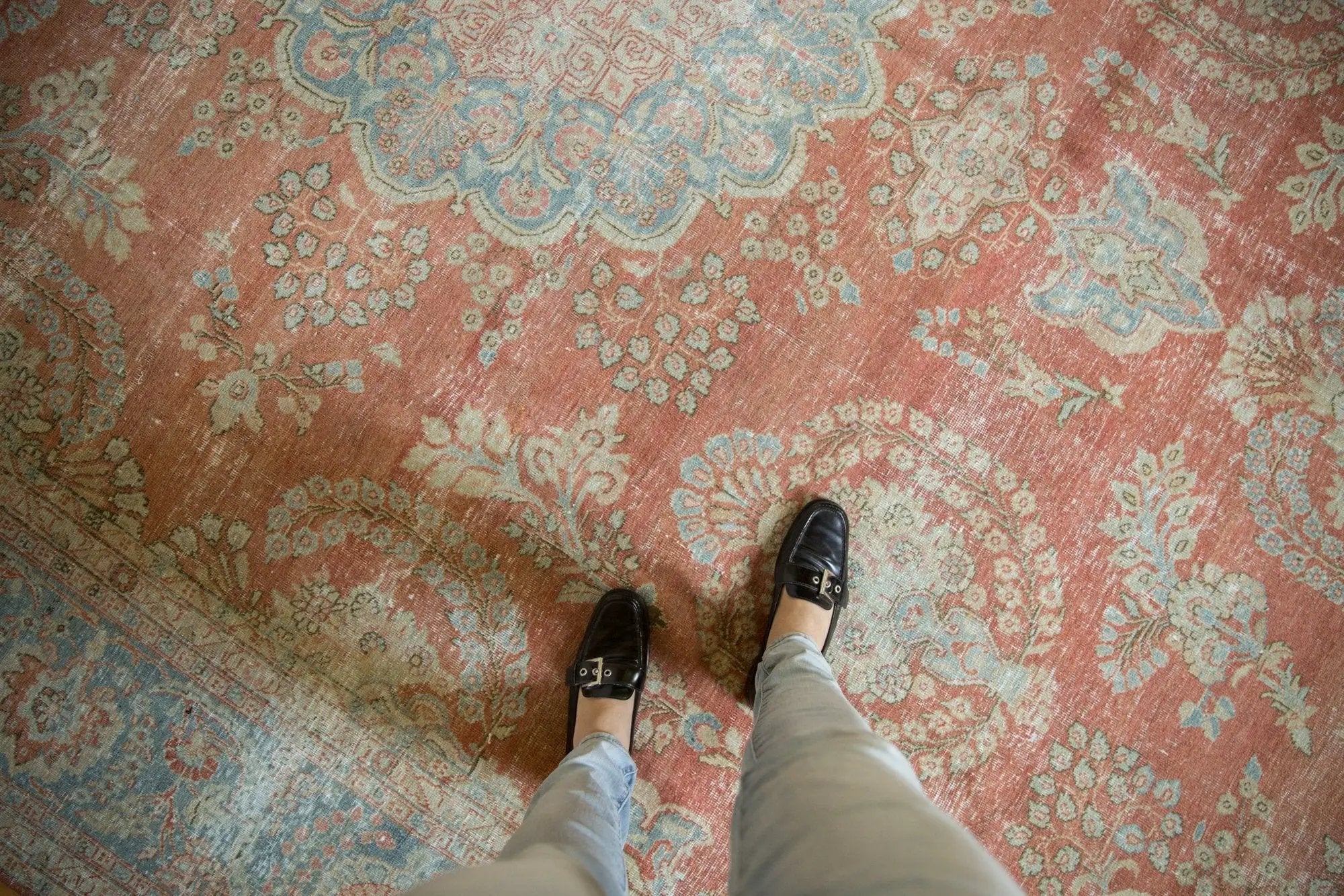 RESERVED 9.5x13.5 Vintage Distressed Mahal Carpet