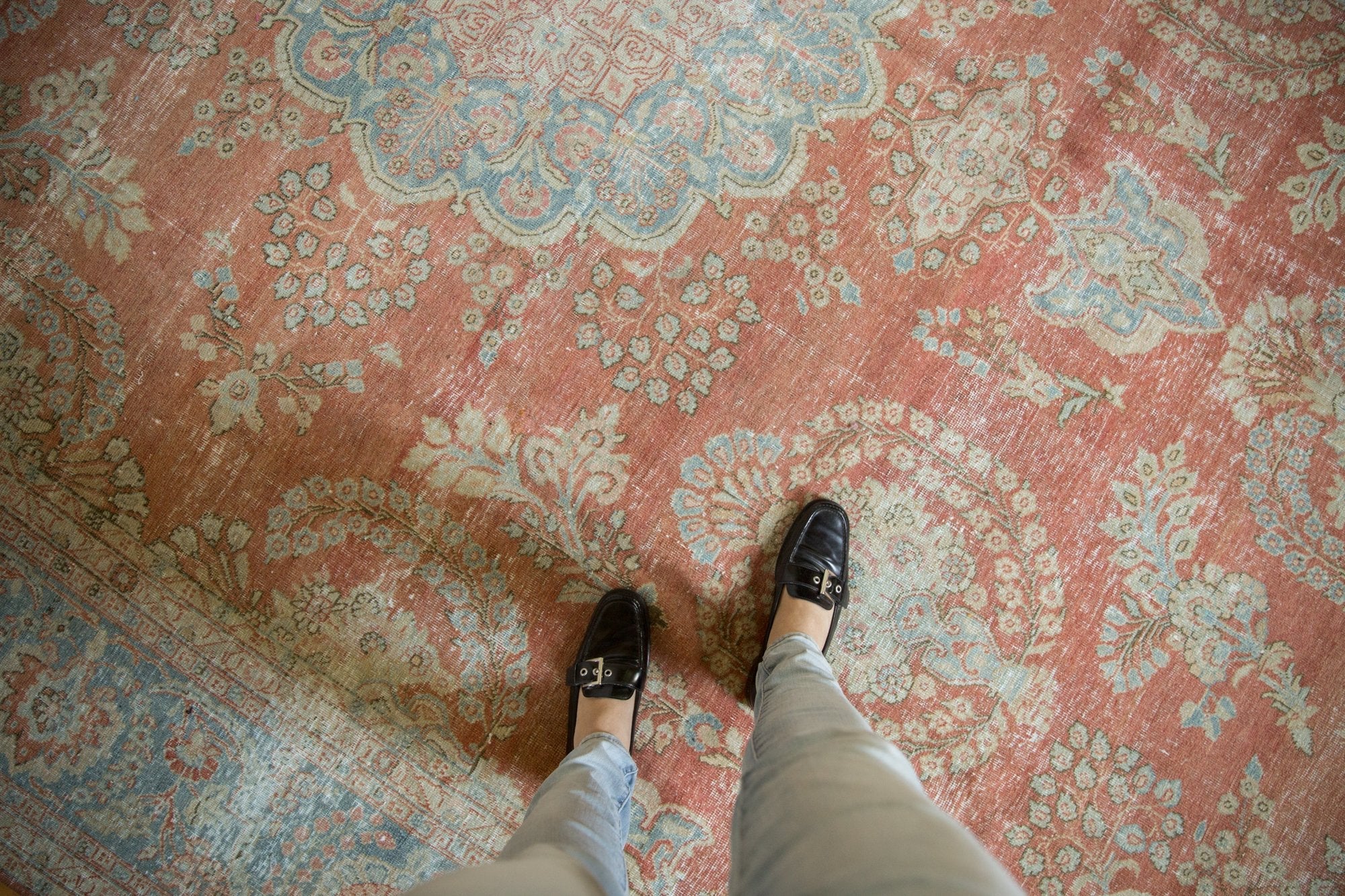 RESERVED 9.5x13.5 Vintage Distressed Mahal Carpet