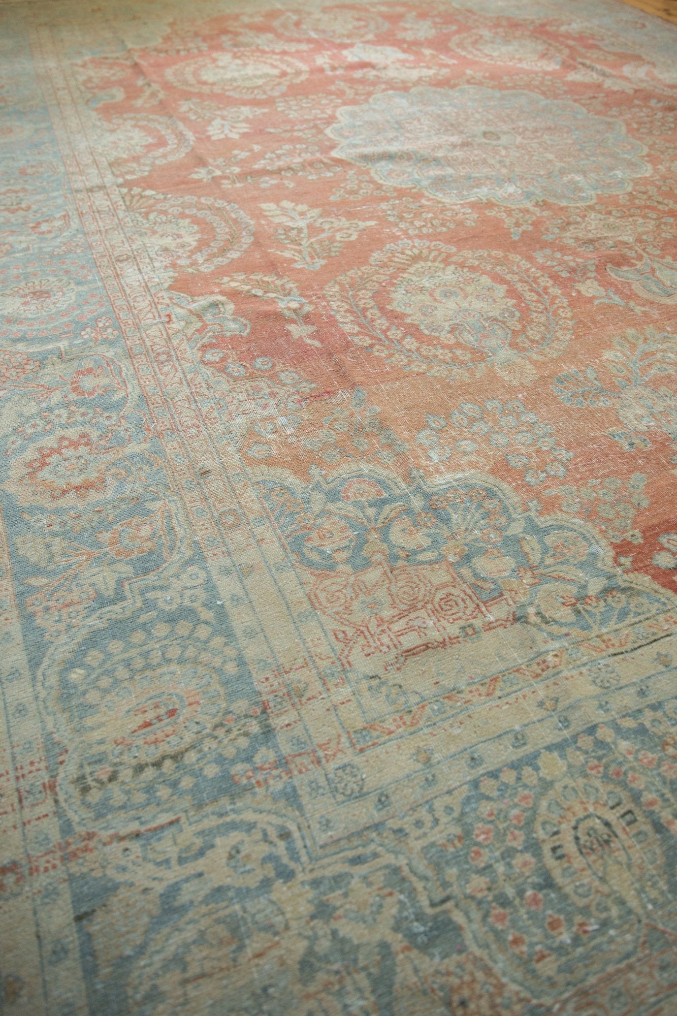 RESERVED 9.5x13.5 Vintage Distressed Mahal Carpet