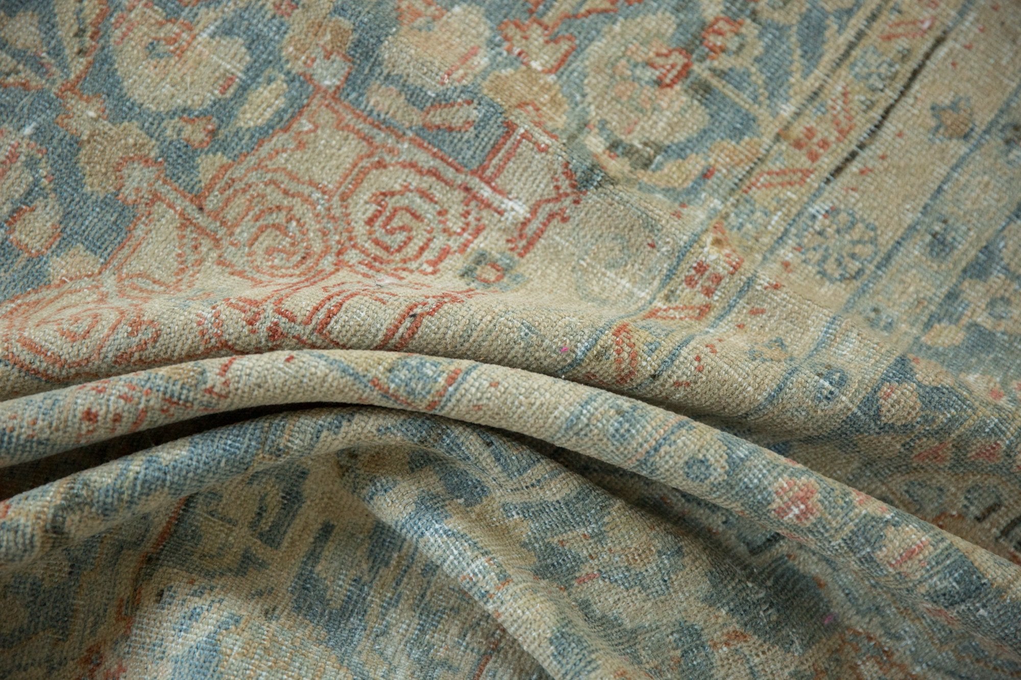 RESERVED 9.5x13.5 Vintage Distressed Mahal Carpet