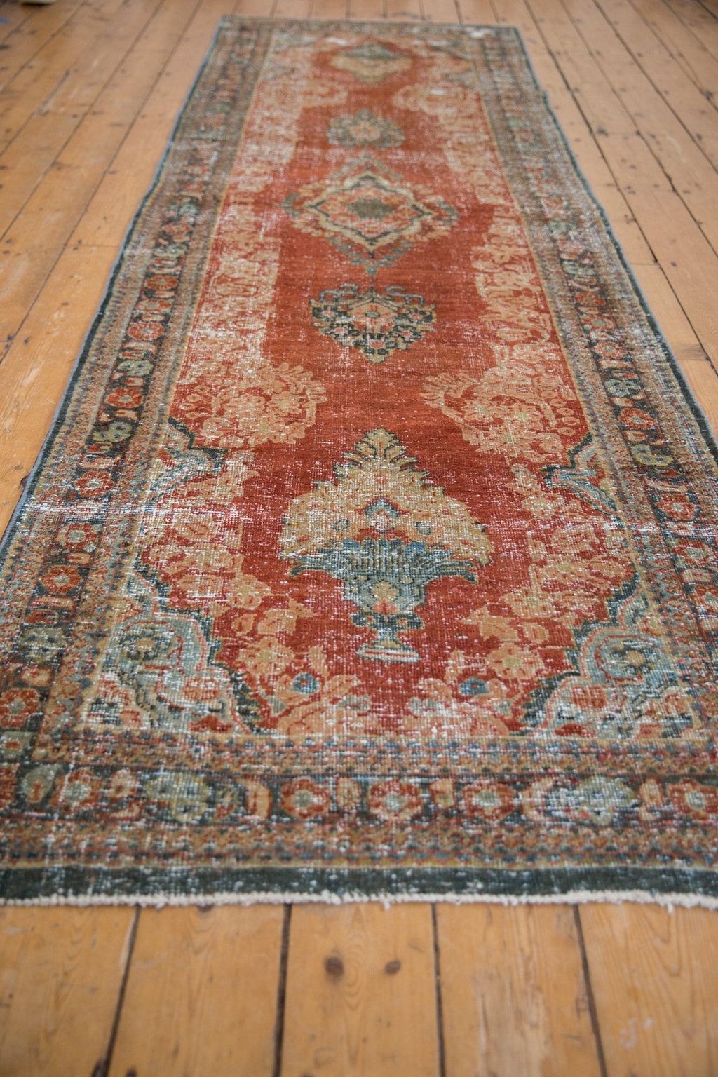 3.5x11.5 Vintage Distressed Mahal Rug Runner
