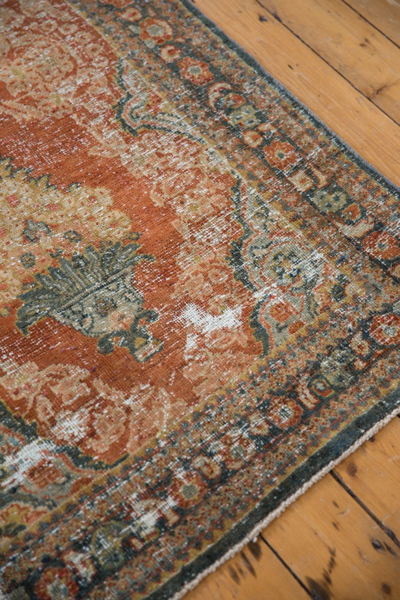 3.5x11.5 Vintage Distressed Mahal Rug Runner