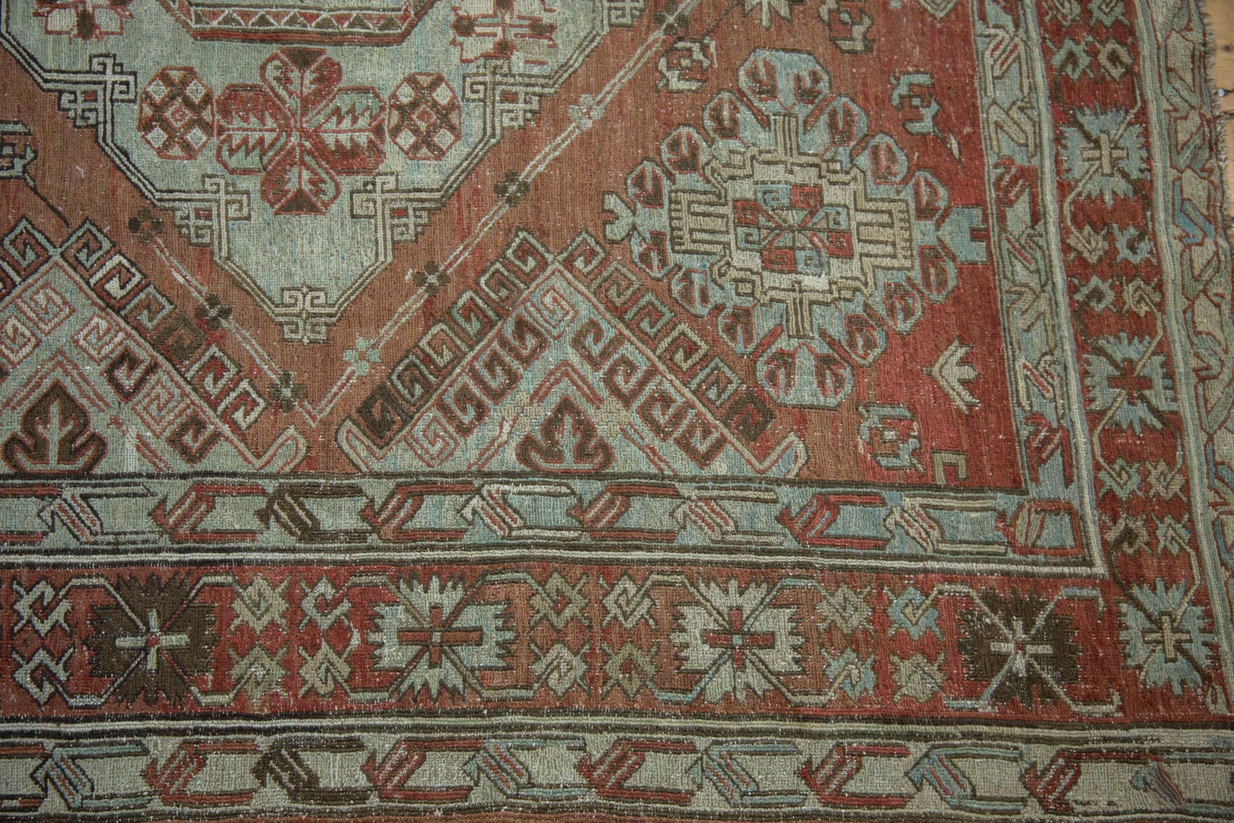 6.5x11.5 Vintage Distressed Soumac Design Carpet
