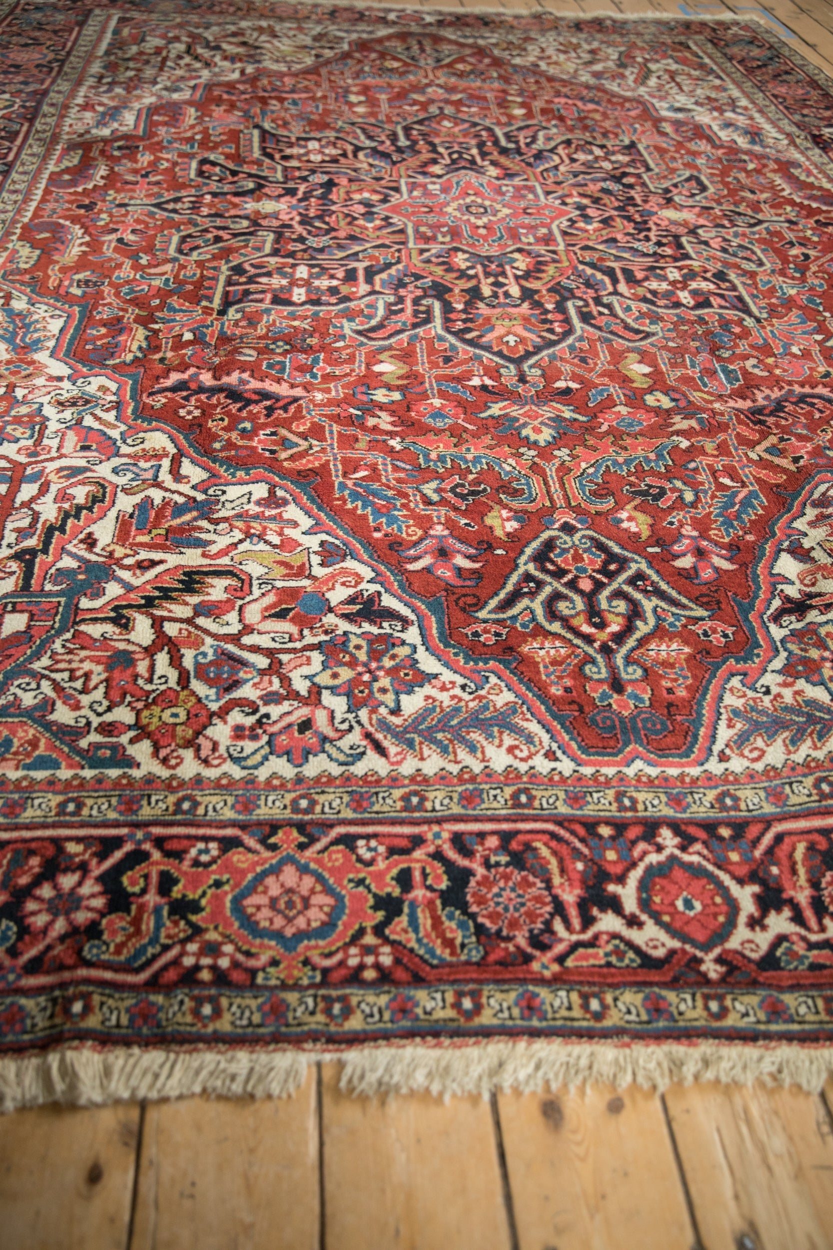 8x11 Vintage Ahar Carpet