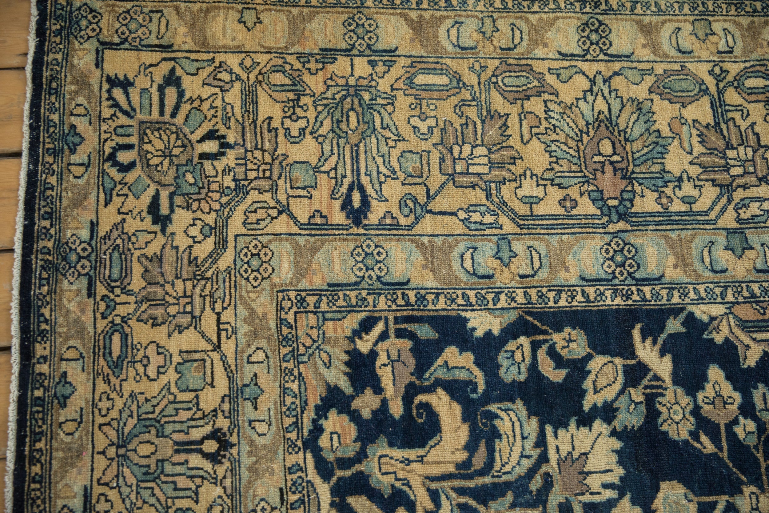 10.5x16.5 Vintage Distressed Tea Washed Lilihan Carpet