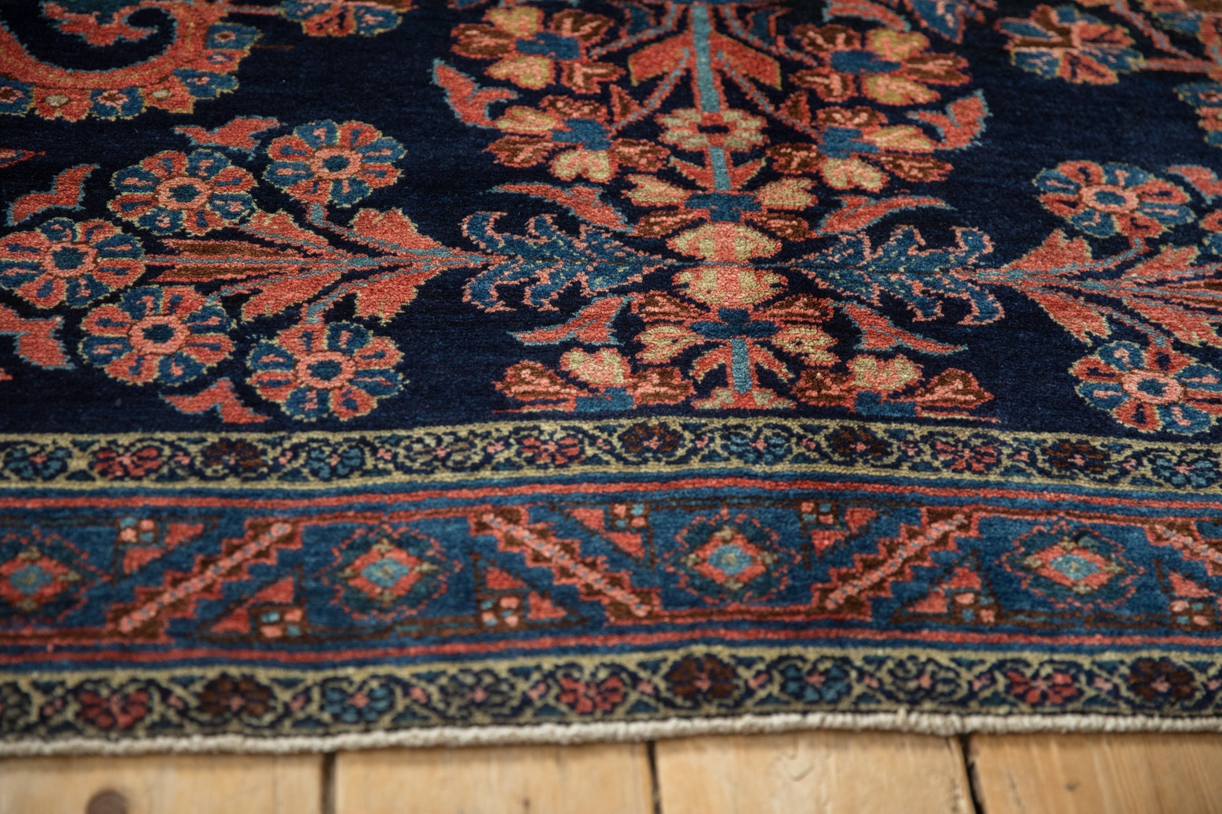 5.5x7.5 Vintage Fine Lilihan Carpet