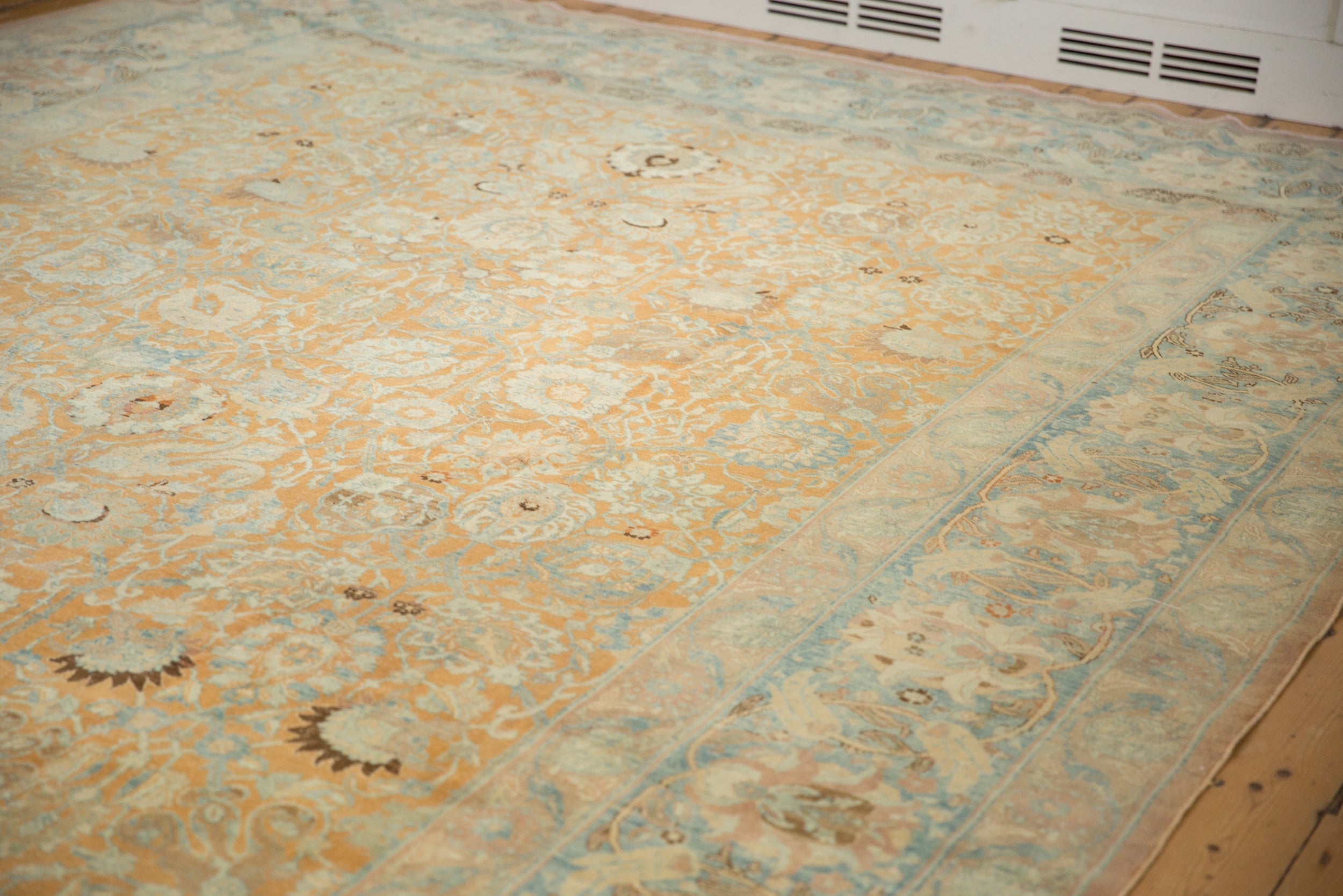 10.5x18.5 Vintage Distressed Tabriz Carpet