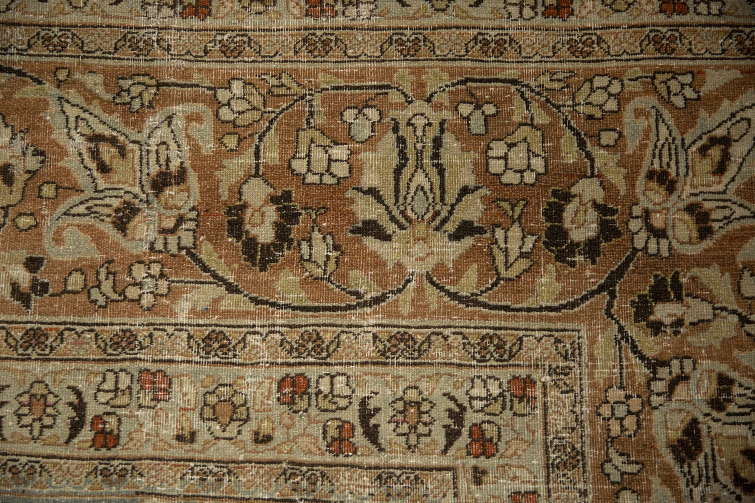 11.5x16 Vintage Distressed Meshed Carpet