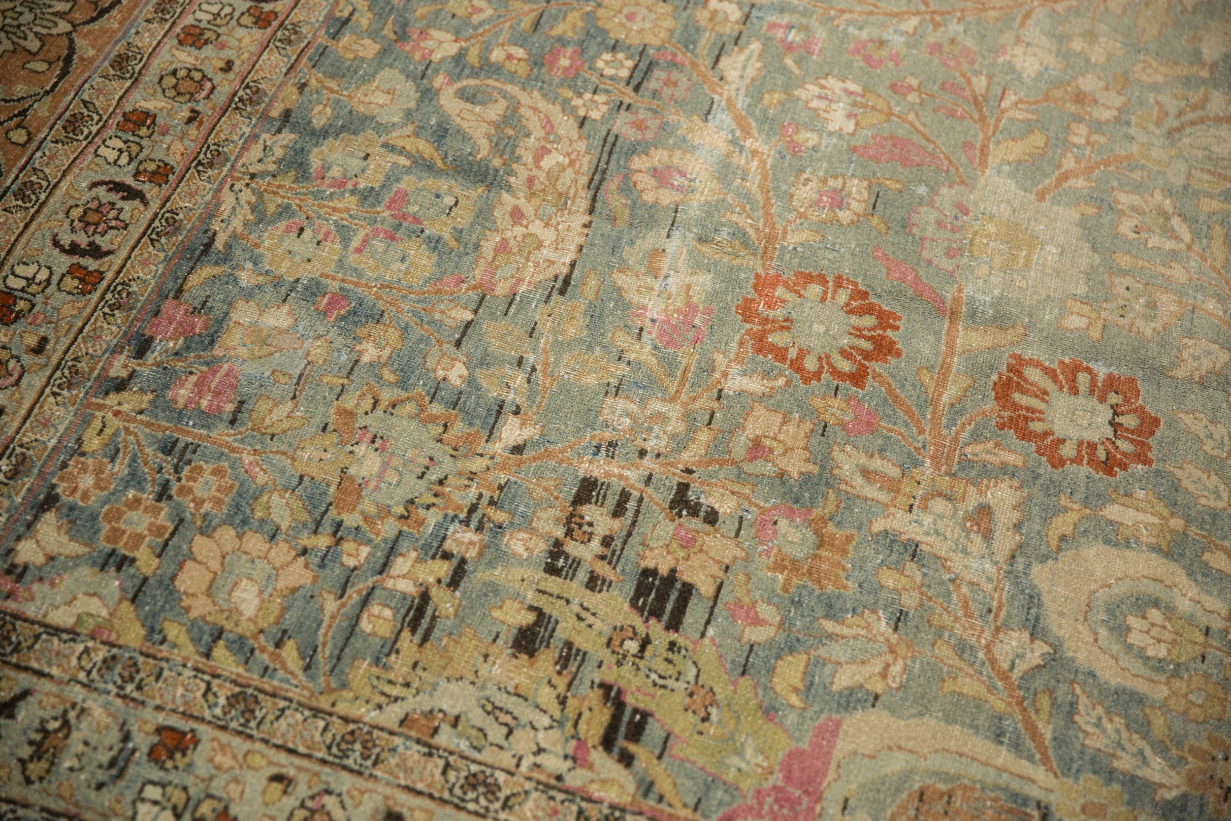 11.5x16 Vintage Distressed Meshed Carpet