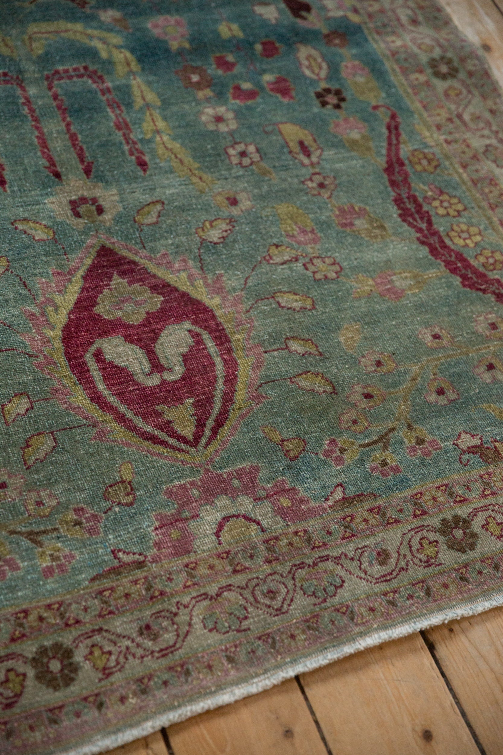 4x5.5 Vintage Distressed Meshed Rug