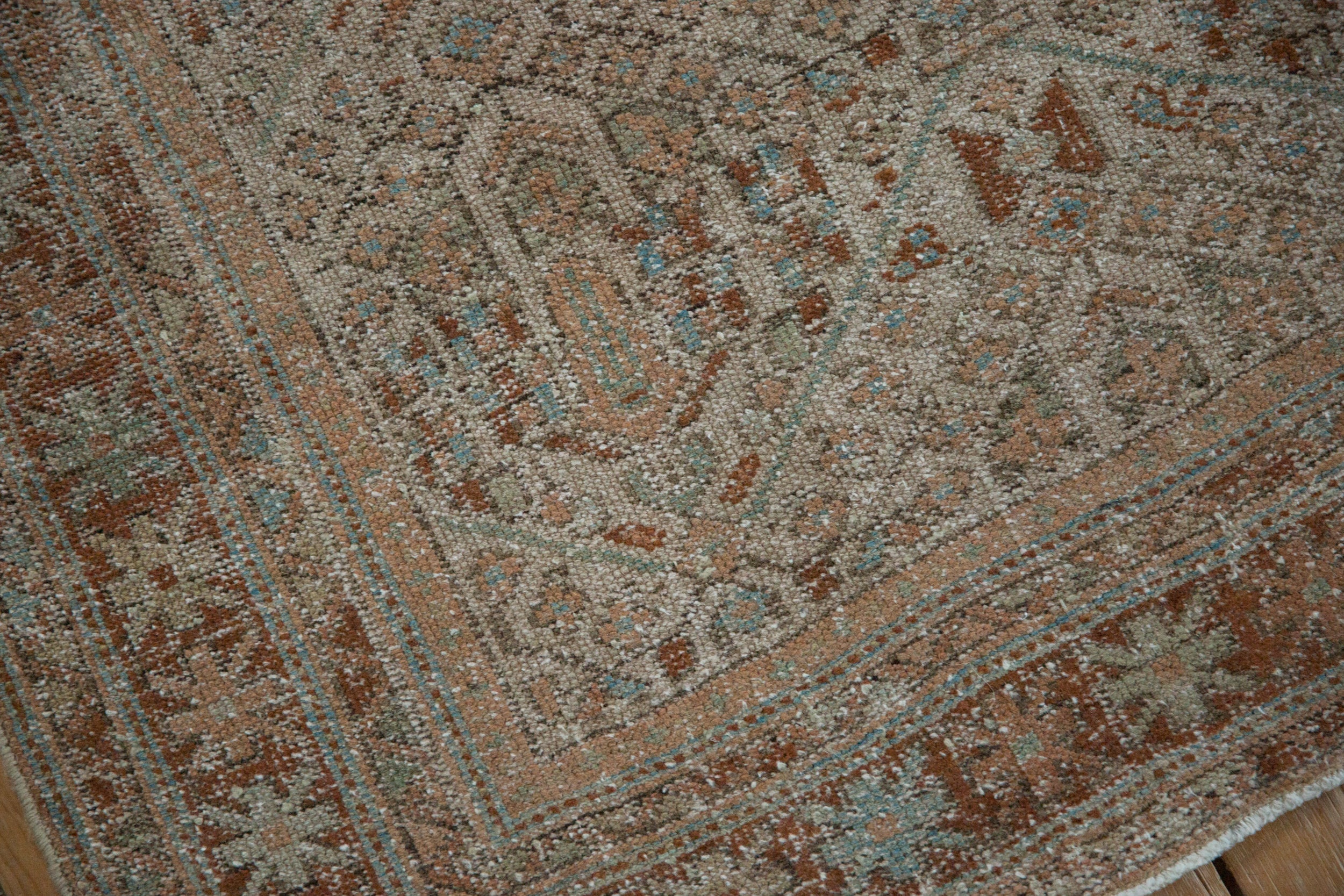 4x5.5 Vintage Distressed Mahal Rug