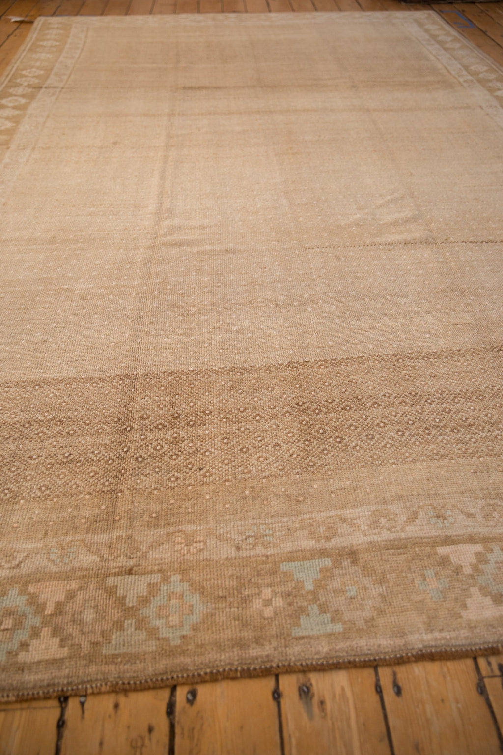 7.5x12 Vintage Distressed Kars Carpet