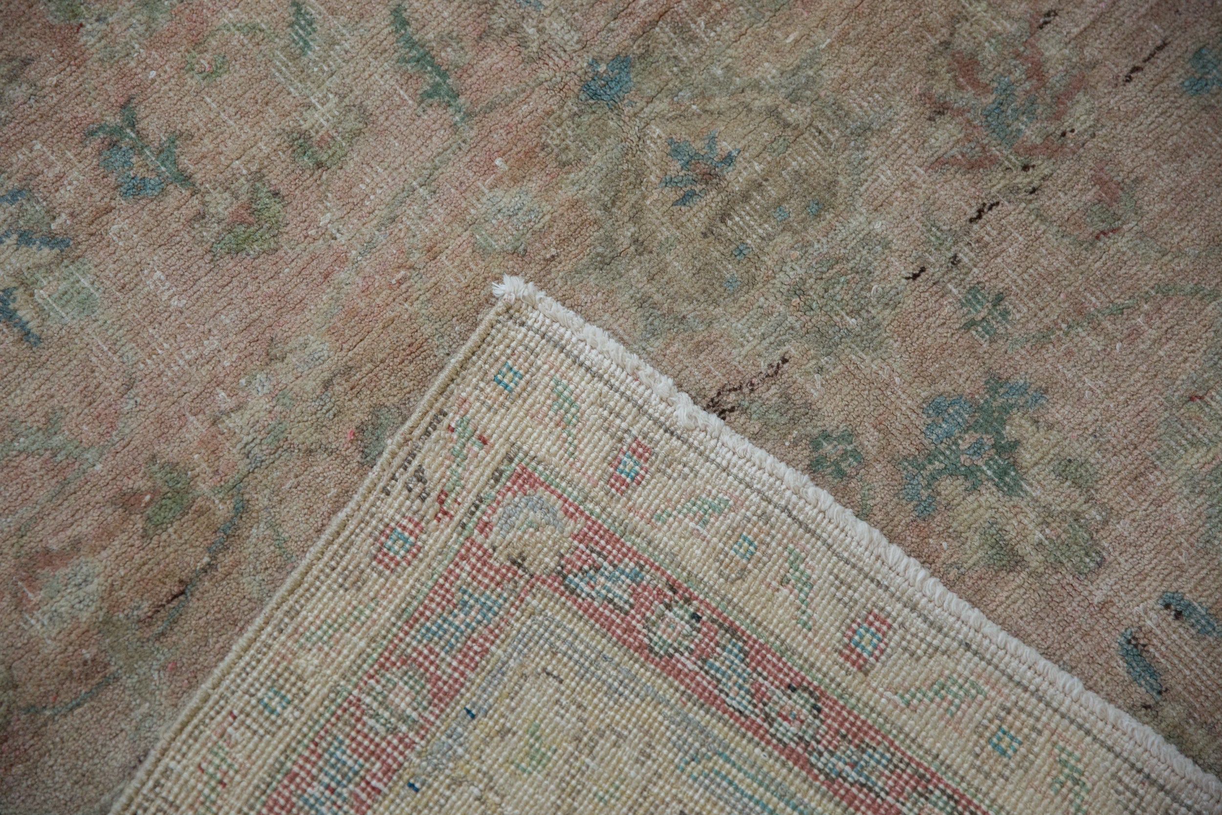 5.5x9.5 Vintage Distressed Sivas Carpet