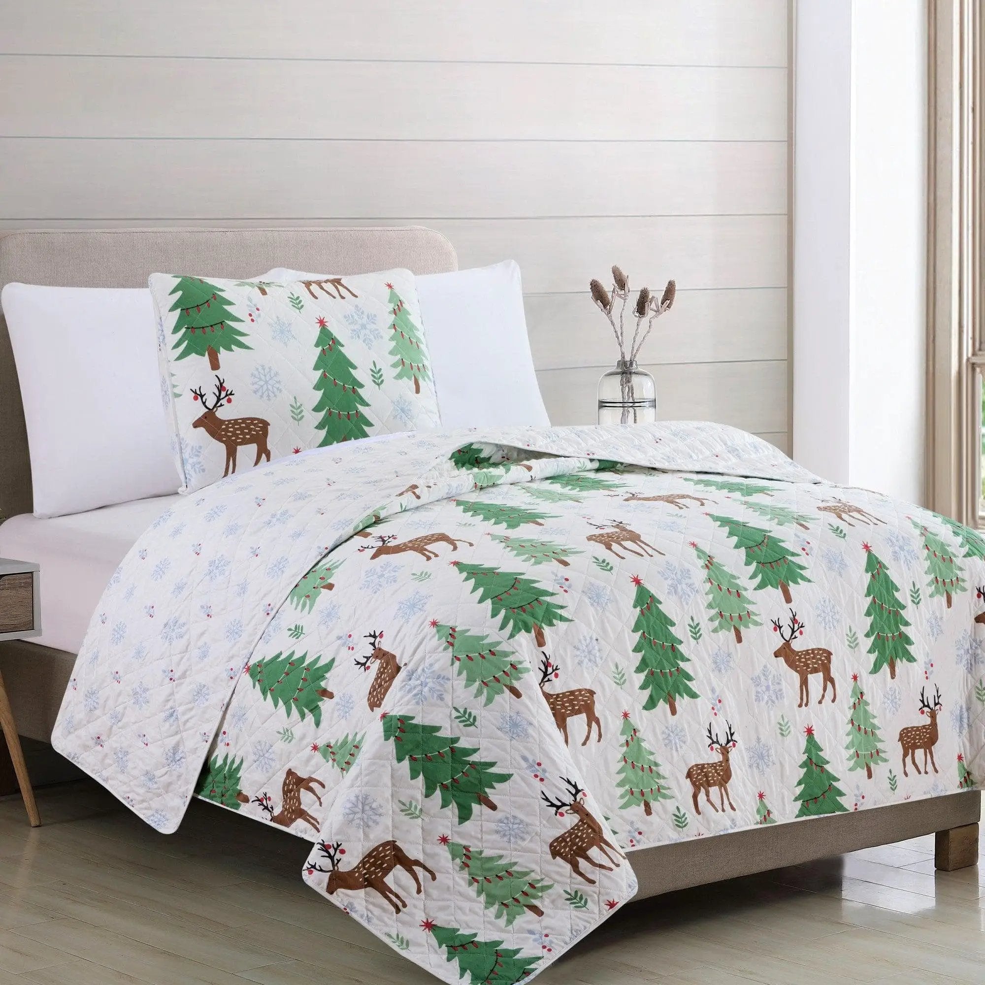 3-Piece Holiday Quilt - Holly Collection