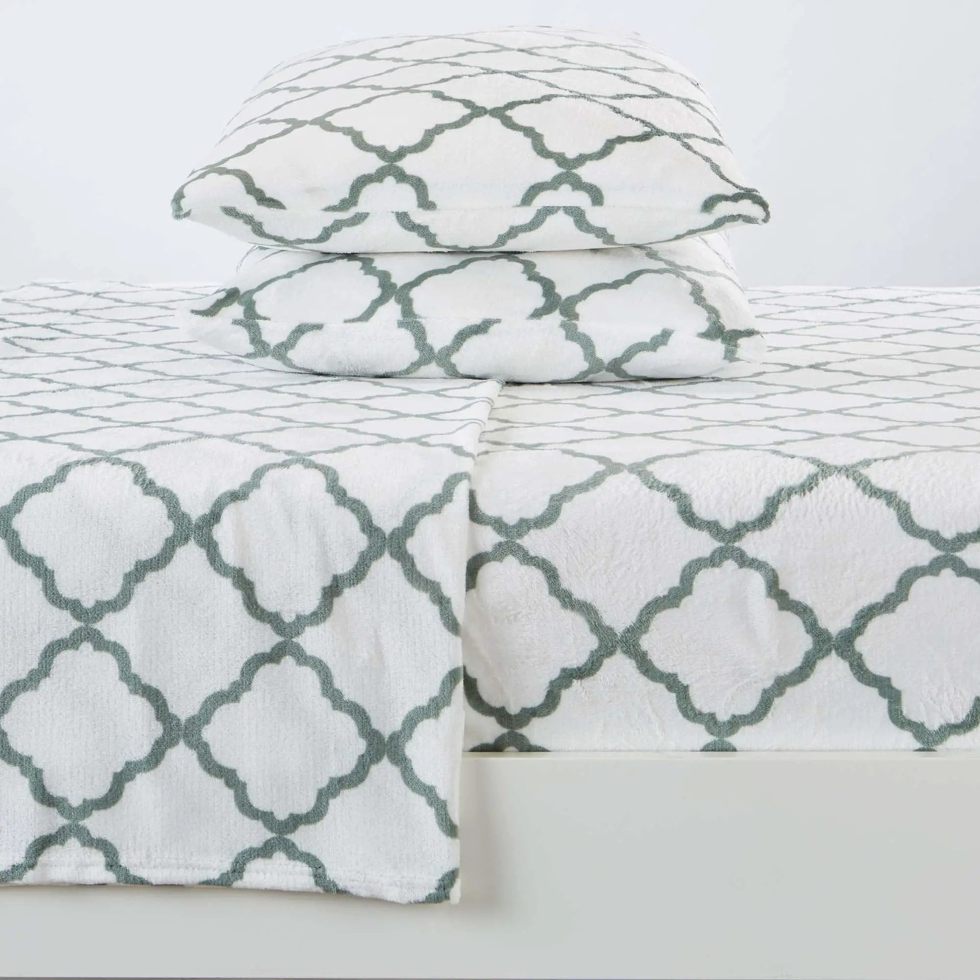 4-Piece Printed Plush Sheet - Velvet Luxe Lattice Collection