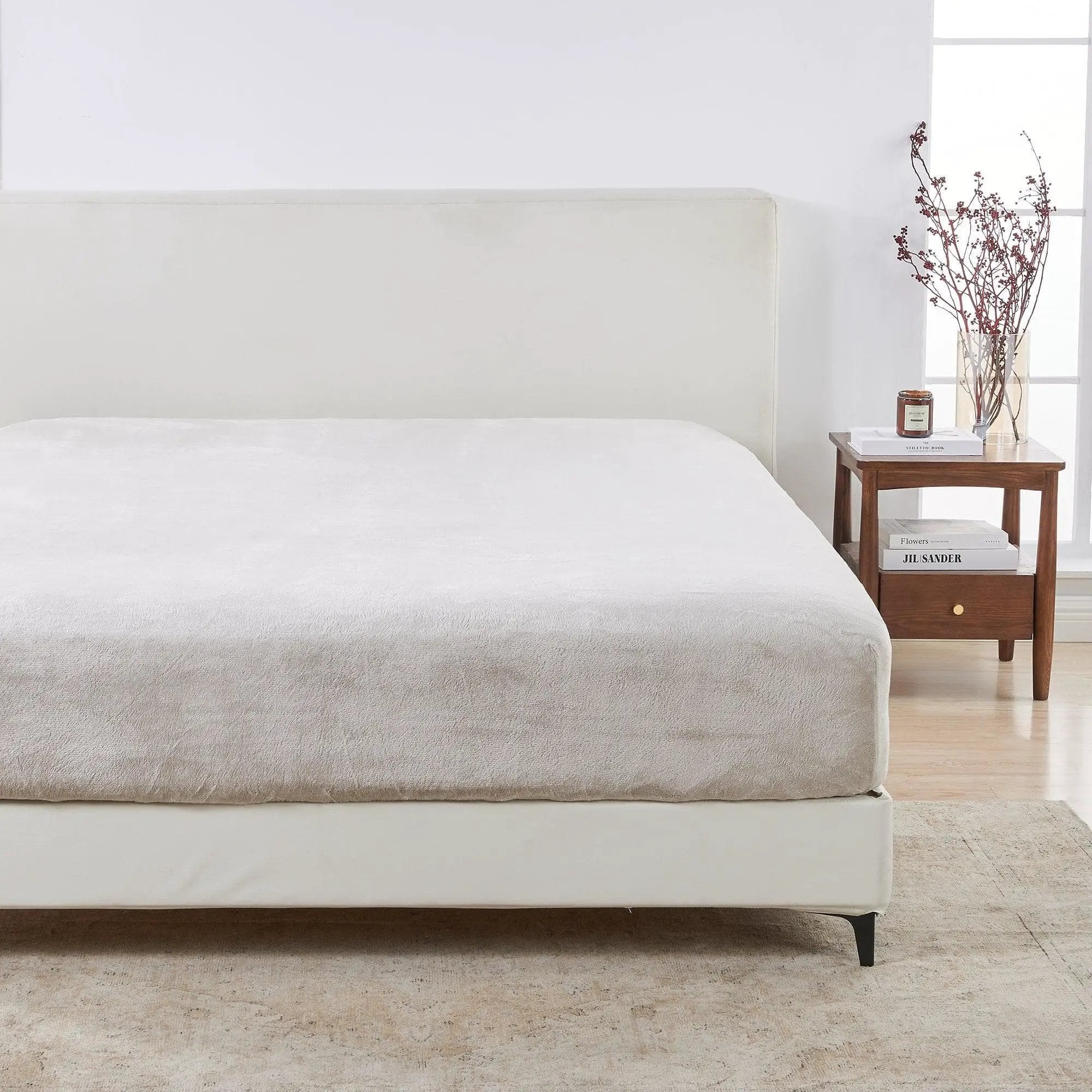 Solid Plush Fitted Sheet - Velvet Luxe Collection