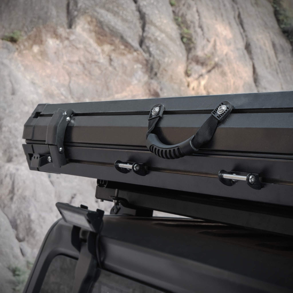 Heavy Duty 2-3 Person Hardshell Rooftop Tent With Ladder (SAK93120)