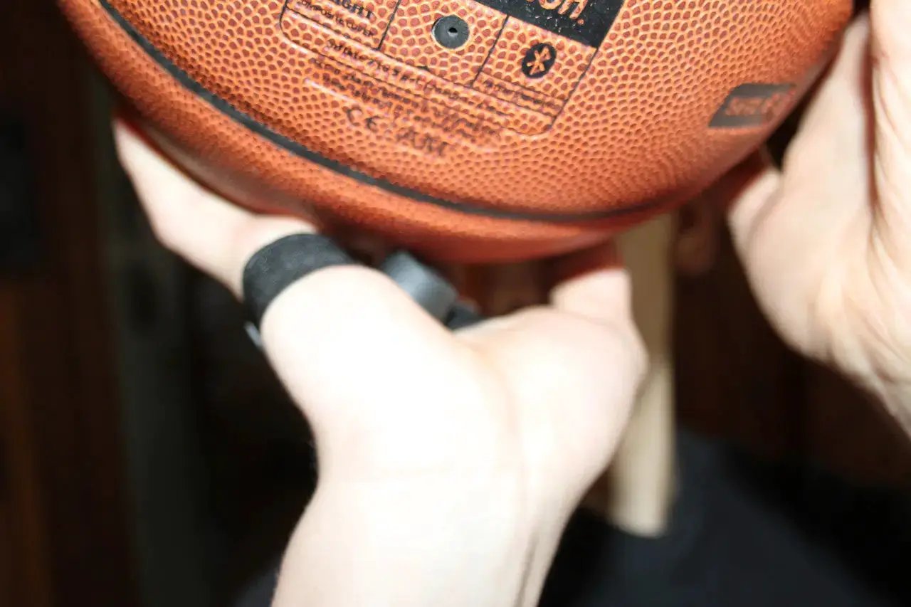 HoopsKing No Palm Dribbling & Shooting Palm Aid (Pair) - black basketball training aids