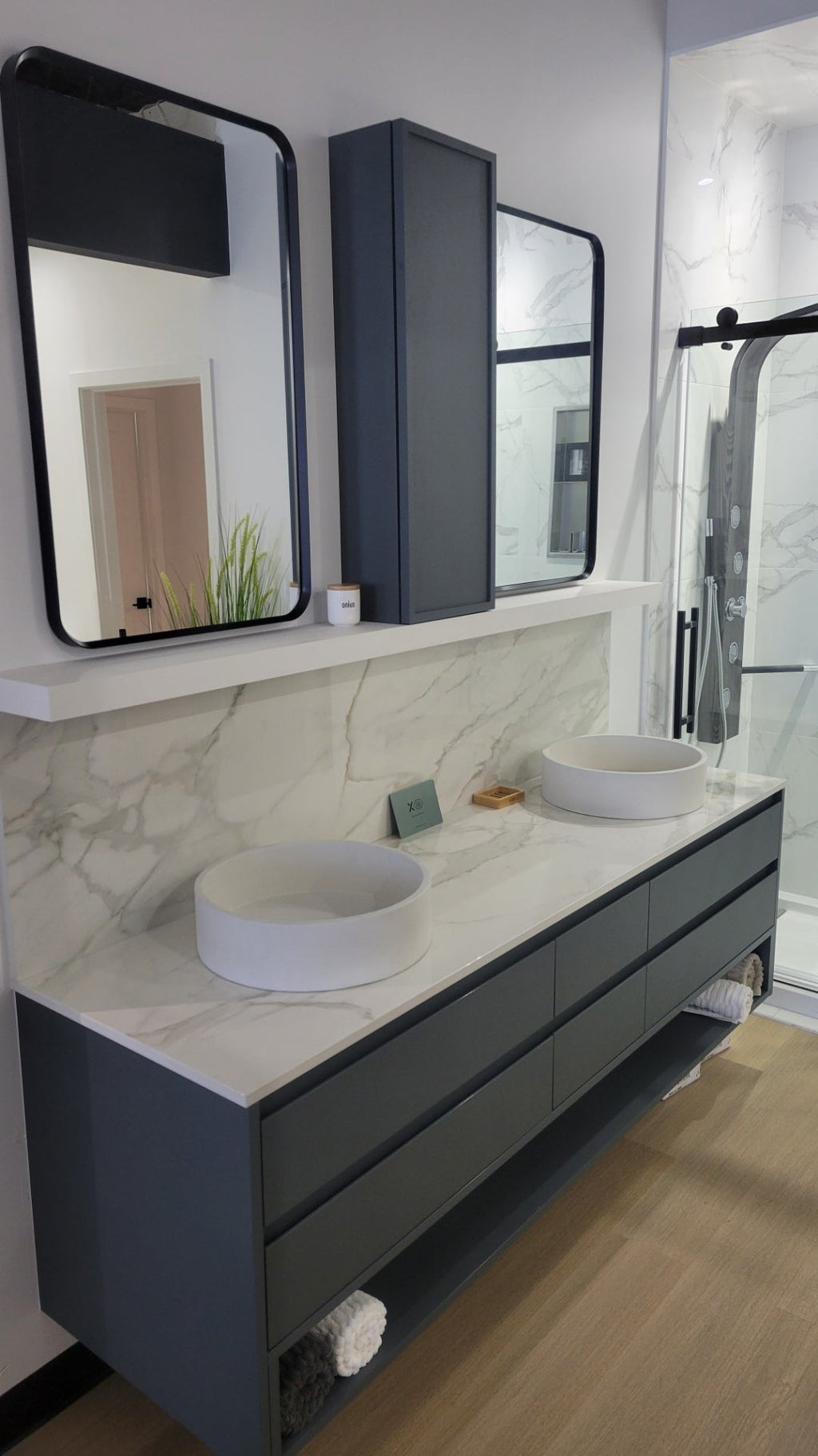 Lucid Dekton
