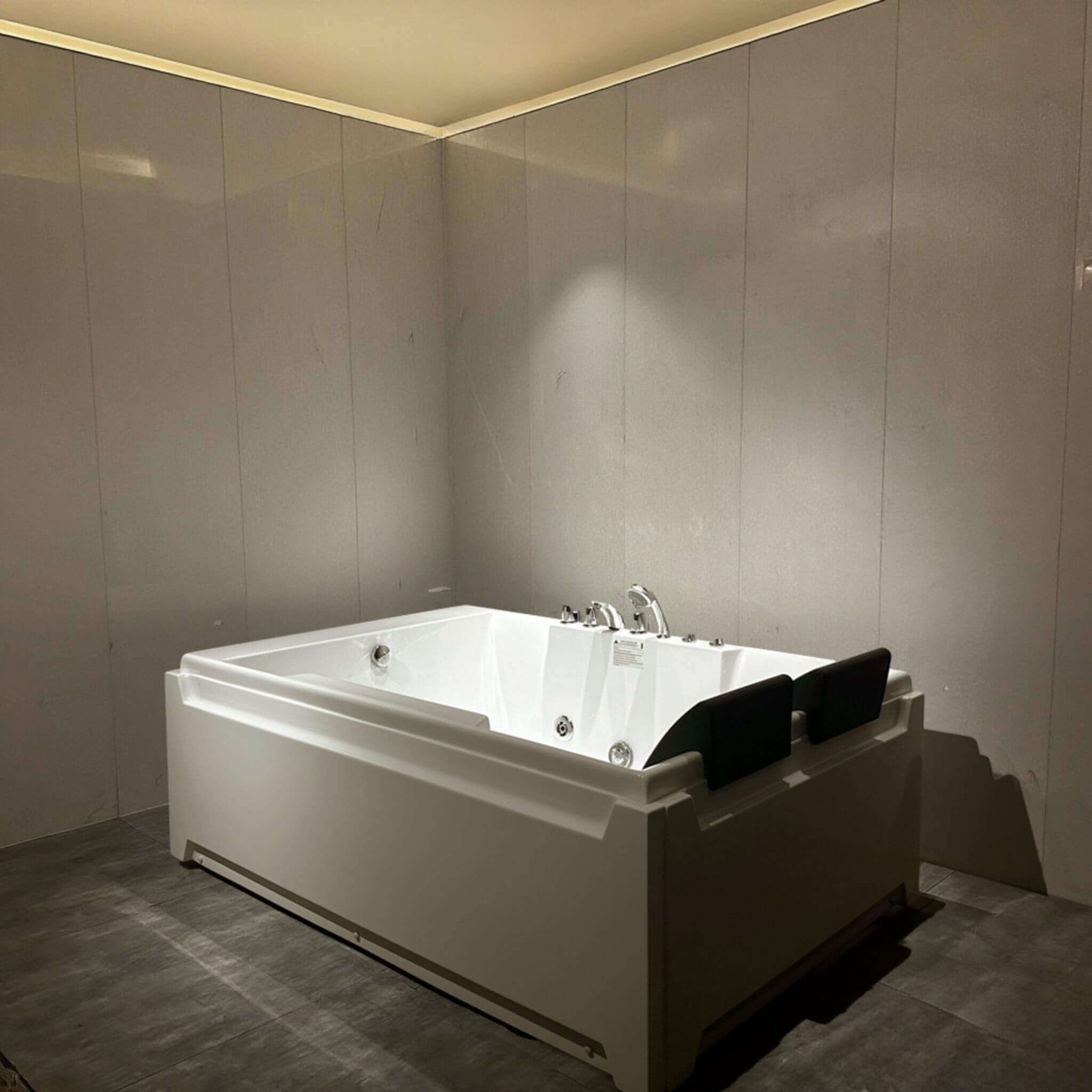 Alora 73-Inch Luxury 2-Person Whirlpool Hydro Massage Jetted Bathtub With Chromatherapy Lights (SAK58620)