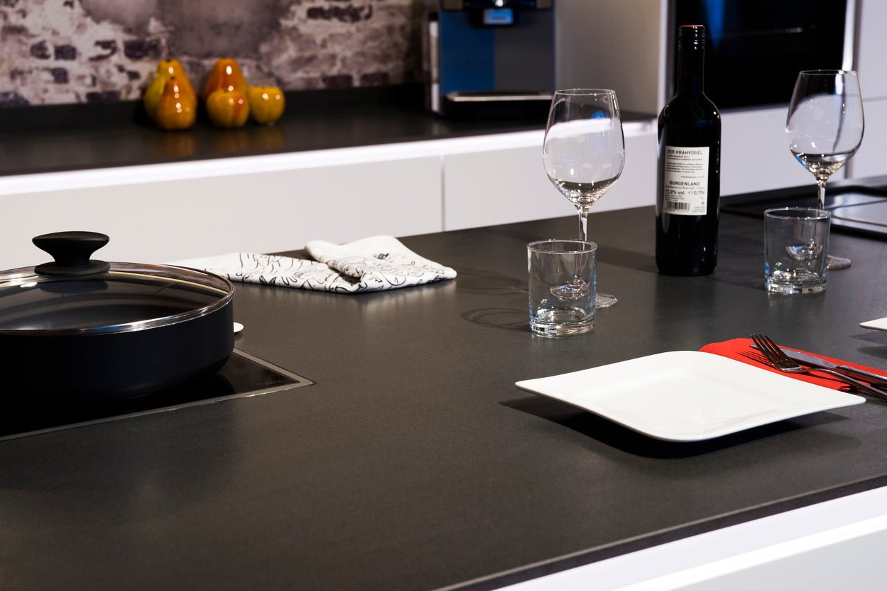 Malm Black Sapienstone