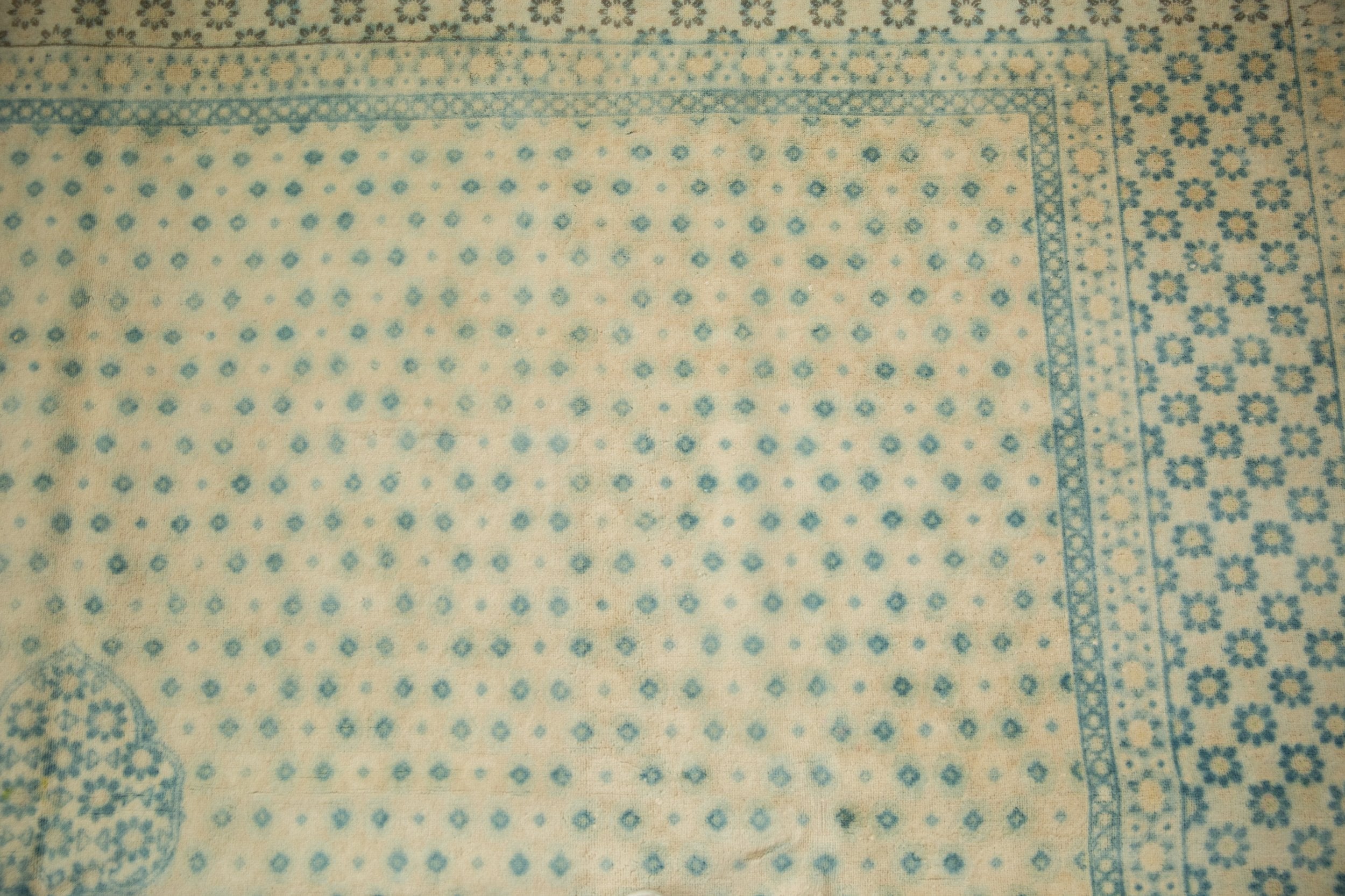 9x11.5 Vintage Distressed Bulgarian Tabriz Design Carpet