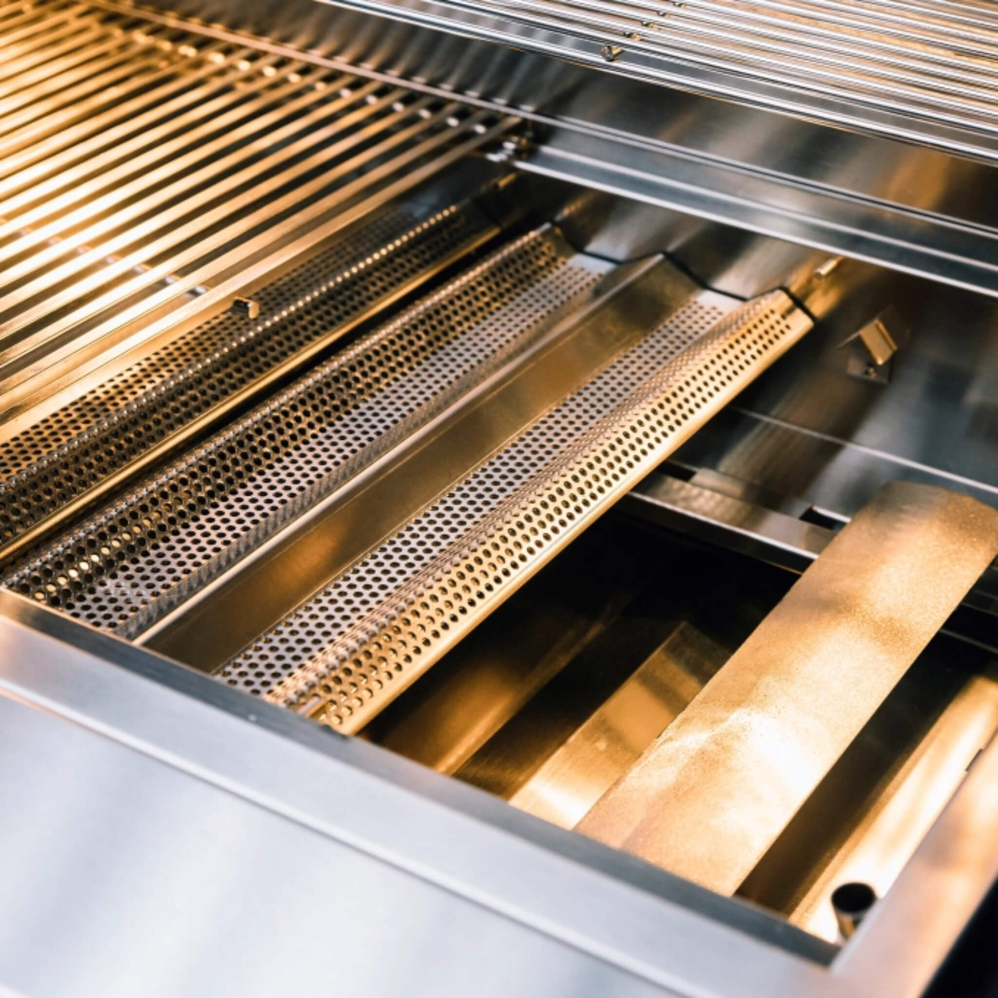 TrueFlame Luxury Built-In Gas Stainless Steel Grills [TF25/32/40] (SAK30587)