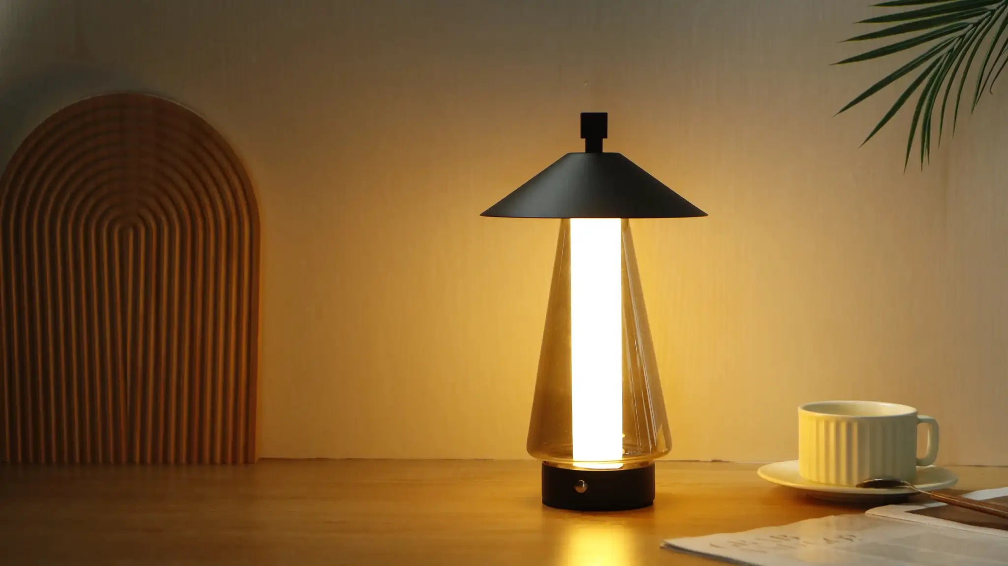 JHY DESIGN 3-Way Dimmable Bedside Lamp, umbrella-shaped black shade with clear glass body, 12-inch tall.